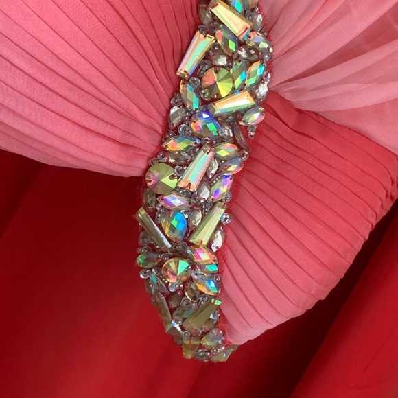 GRAD DRESS - Picture 3 of 4